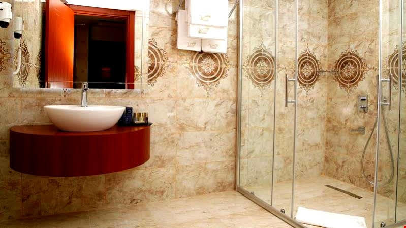 Grand Vuslat Hotel Трабзон Екстериор снимка