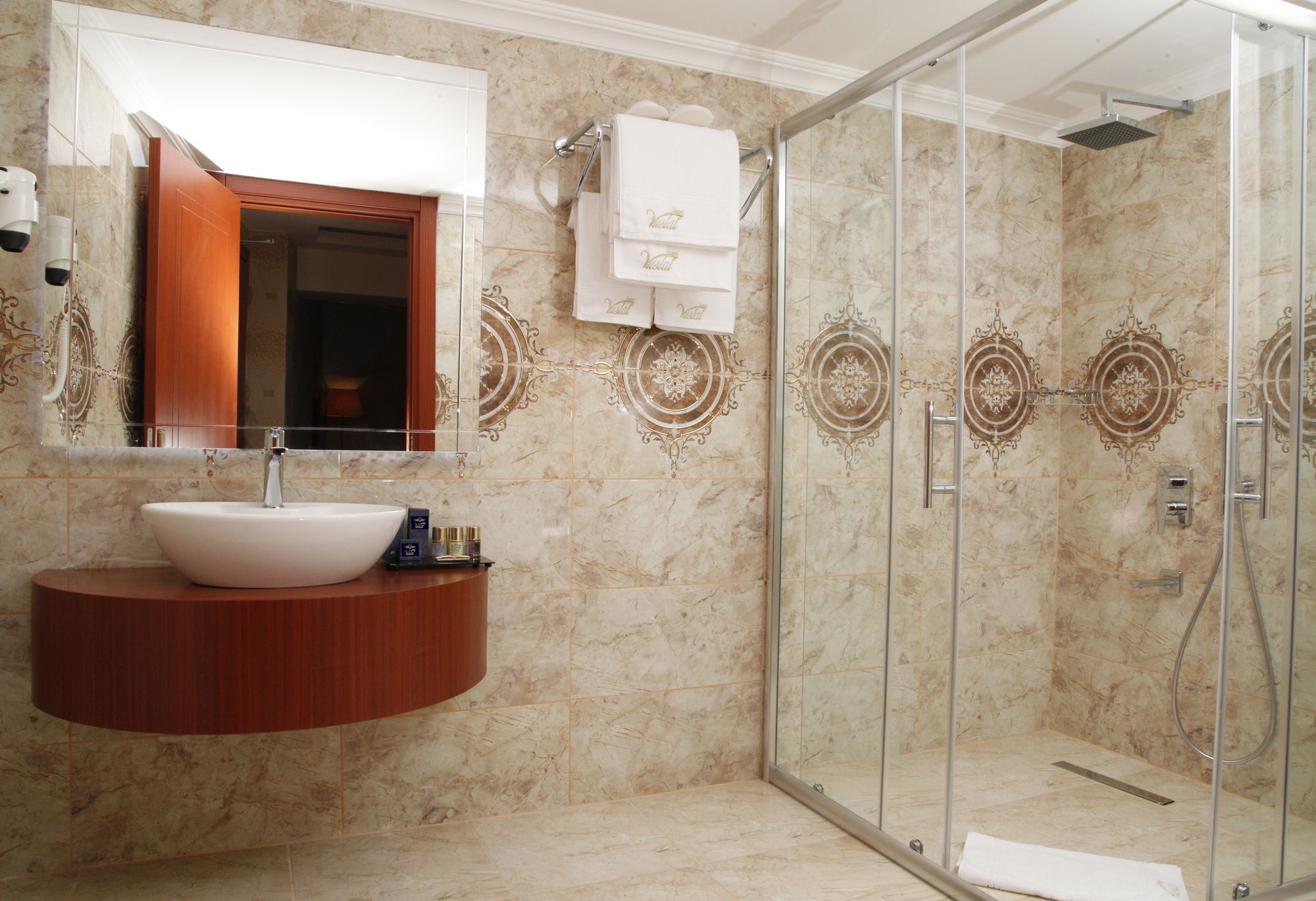 Grand Vuslat Hotel Трабзон Екстериор снимка